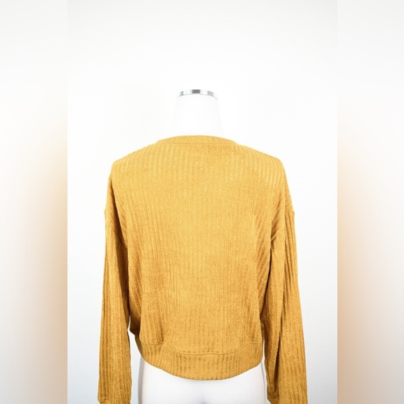 Band Of The Free Russell Velvet Cropped Sweater - Picture 9 of 9